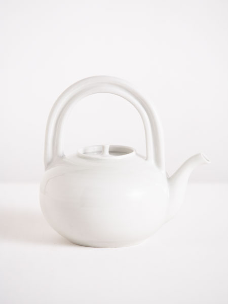 teapot with integrated handle